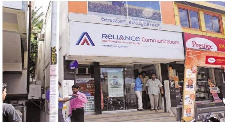 SC asks RCom to pay spectrum liabilities of Rs 774 crore to the telecom department by May 2