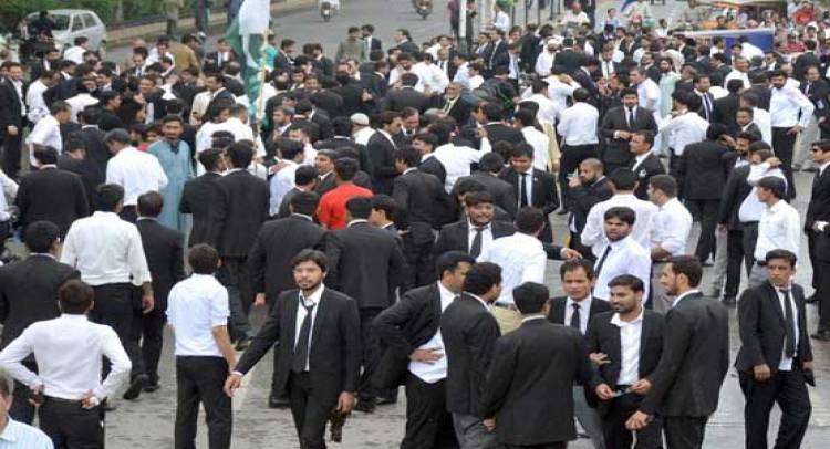 DBA observes strike demanding action against attack on Bar Association President