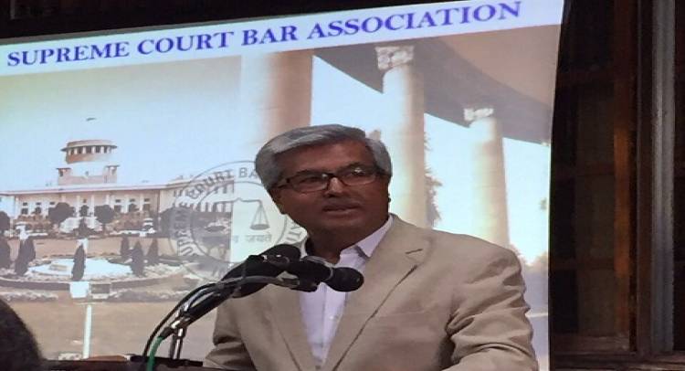 Breaking News: BCI issues show cause notice to Dushyant Dave for remarks against CJI Dipak Misra, Collegium