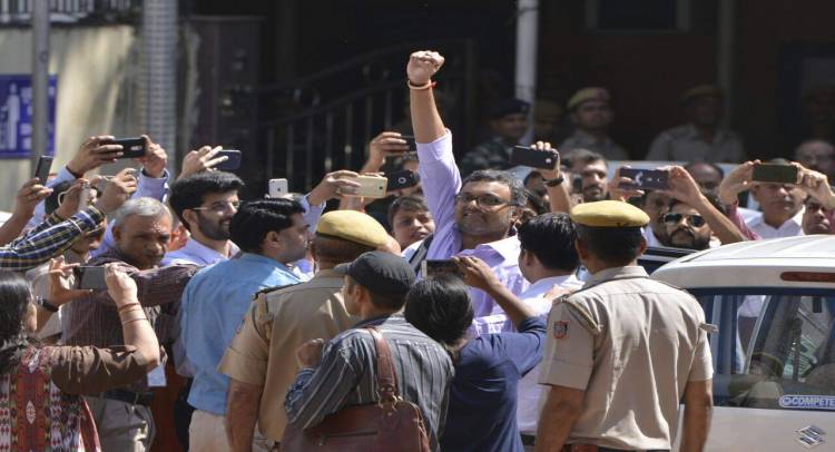 SC refuses interim bail to Karti, ask him to approach Delhi HC