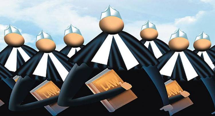 Apex Court Pulls Up Lawyers for Shouting in Court