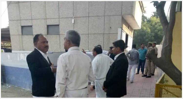 Ex-UP government lawyer jumps to death from High Court Building