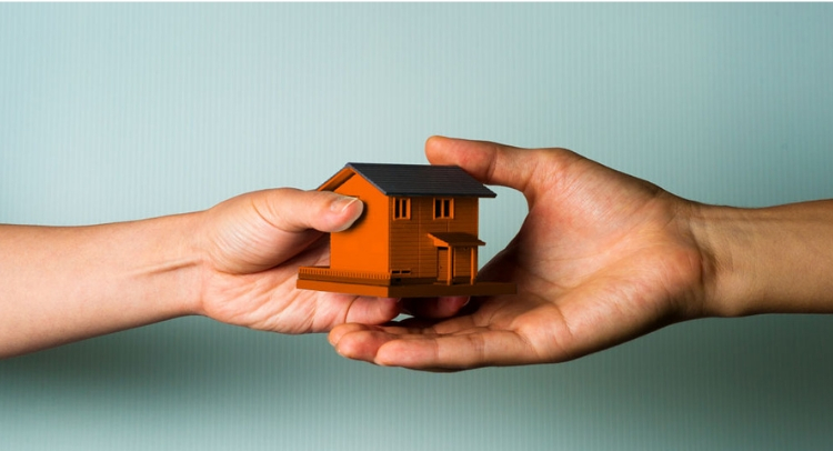 BOTH SON AND DAUGHTER HAVE RIGHT IN THE INHERITED PROPERTY OF THEIR MOTHER IF SHE DIES INTESTATE: Bombay High Court