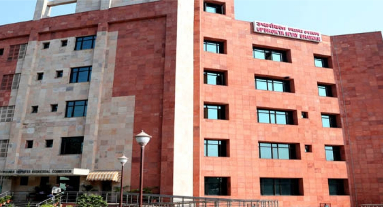 COMPLAINT BY HOMEBUYERS UNDER CONSUMER PROTECTION ACT AGAINST BUILDER OR DEVELOPER NOT BARRED BY RERA: National Consumer Disputes Redressal Commission