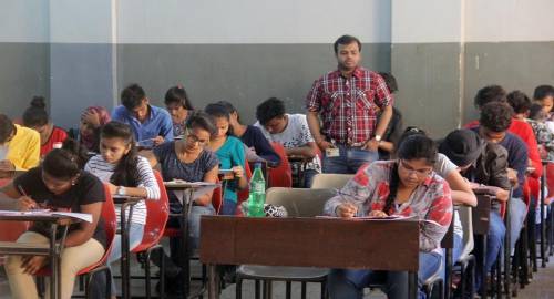 Delhi HC junks plea seeking to conduct DU LLB exam in Hindi