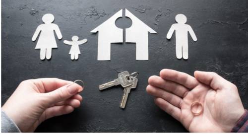 MOTHER, IF GETTING DIVORCED UNDER SECTION 13B OF HINDU MARRIAGE ACT, CANNOT WAIVE OFF MAINTENANCE RIGHTS OF HER DAUGHTER,: Supreme Court